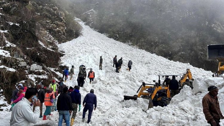 สุดสลด!หิมะถล่มครั้งใหญ่บนเขาอินเดีย นักท่องเที่ยวดับ 7 ศพ เจ็บ 13 ราย