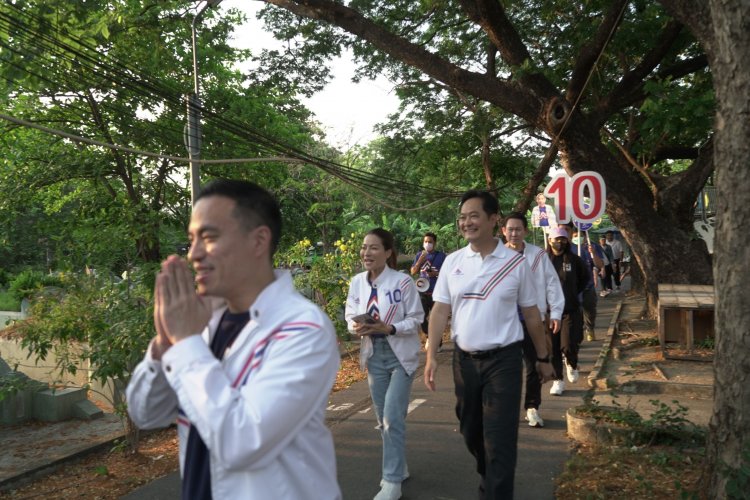 แกนนำพรรครวมไทยสร้างชาติผนึกกำลังลงพื้นที่ขอคะแนนสนับสนุน “อ้อ ศิรนันท์” เบอร์ 10