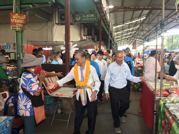 " ชวน หลีกภัย"อ้อนชาวปราจีนบุรีเทคะแนนผู้สมัครสส.ปชป.ทั้ง 3 เขต