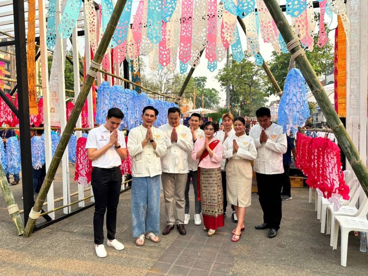 "มาดามหยก"  ร่วมงานประเพณีปีใหม่เมือง เชียงใหม่ สืบสานประเพณี ศิลปะวัฒนธรรมไทย ล้านนา