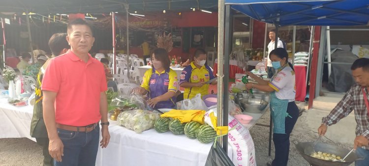 "พร พุทธชาติ" โฆษก เสียงหล่อทำบุญทอดผ้าป่าหารายได้สมทบทุนซื้อโลงศพให้ผู้ยากไร้