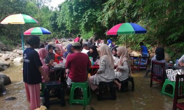 แชร์สนั่นหนีร้อน! ไปกินเตี๋ยวแช่เท้า"ร้านก๋วยเตี๋ยวบาตูฮาปา"เตี๋ยวร้อน เท้าเย็น ที่นราธิวาส