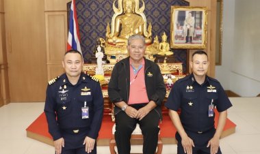 ชมรมนายทหารอาวุโสร่วมวางพวงมาลาถวายแด่ พระราชบิดาแห่งกองทัพอากาศไทย