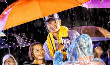 “กรณ์-จูรี” ปราศรัยกลางพายุฝน มั่นใจสร้างประวัติศาสตร์หน้าใหม่ให้หาดใหญ่