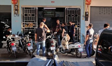 ทลายเครือข่ายเว็บพนัน สารวัตรซัว รวบหนุ่ม 28 ปี เงินสดกว่า 2 ล้าน