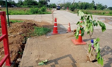 ชาวแม่สอดวอนเร่งซ่อมแซมคอสะพานชำรุด หลังเปิดใช้งานเพียง 2 เดือน  ที่ ต.แม่ปะ หมู่ 3