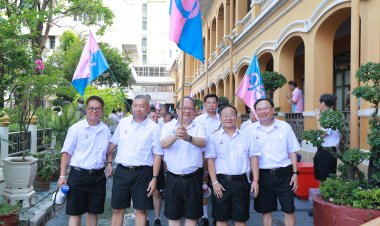 “พิษณุพร อุทกภาชน์” บอสใหญ่ บมจ.เคหะสุขประชา รุ่นพี่สวนกุหลาบรุ่น 96 รับน้อง ม.1