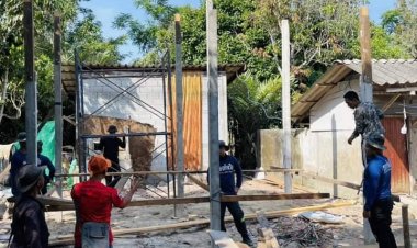 ทหารเรือซ่อมแซมบ้านพักอาศัยและตรวจสุขภาพเบื้องต้นให้ประชาชนในพื้นที่