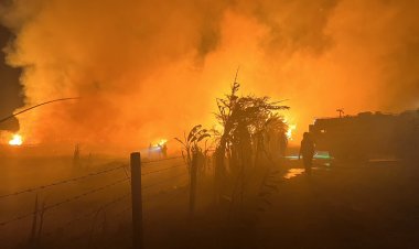 ทะเลเพลิง!ไฟไหม้ป่ารำพันกลางเมืองโคราช ชาวบ้านขนของหนีตายกันชุลมุน