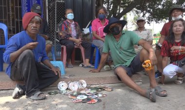 ชาวบ้านจอหอฮือขับไล่อดีตเจ้าอาวาสหื่นกามชอบดูหนังโป๊พ้นวัดบ้านกล้วย