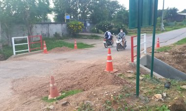 ชาวแม่สอดขอบคุณหน่วยงานที่เกี่ยวข้องซ่อมแซมดินทรุดถนนพัง