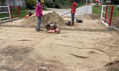 นอภ.แม่สอด  เร่ง แก้ไขปัญหา ถนนติดท่อลอดเหลี่ยม ทรุดตัว