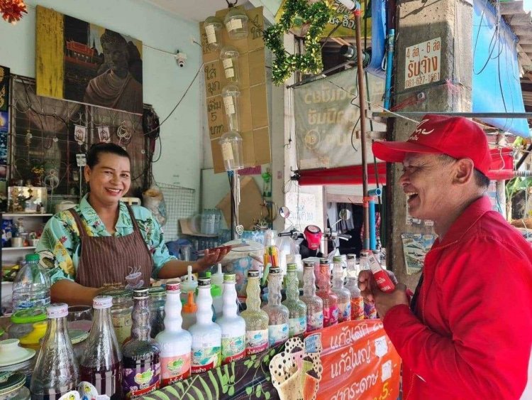 ‘แมน อินทร์พิทักษ์’ ลุยปลุกเศรษฐกิจหนองปรือ ชาวบ้านมั่นใจนโยบายเพื่อไทยแลนด์สไลด์ทั้งตำบล