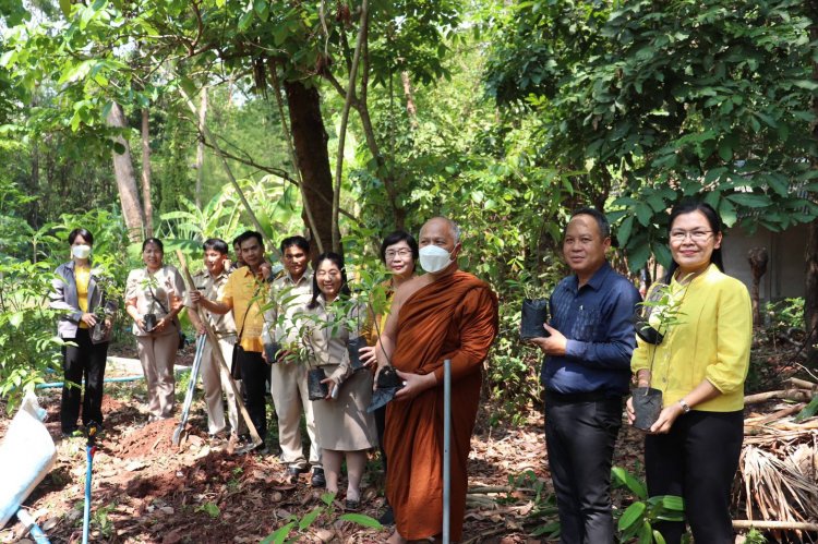 พช.อุบลฯ รับการสนับสนุนทางวิชาการด้านการใช้ประโยชน์จากทุนธรรมชาติตามกิจกรรมสนองพระราชดำริ