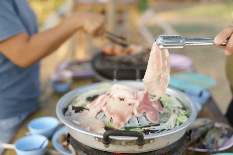 หมูเถื่อนหมดอายุทะลักห้องเย็น…ร้านชาบู-หมูกระทะ ต้องระวัง