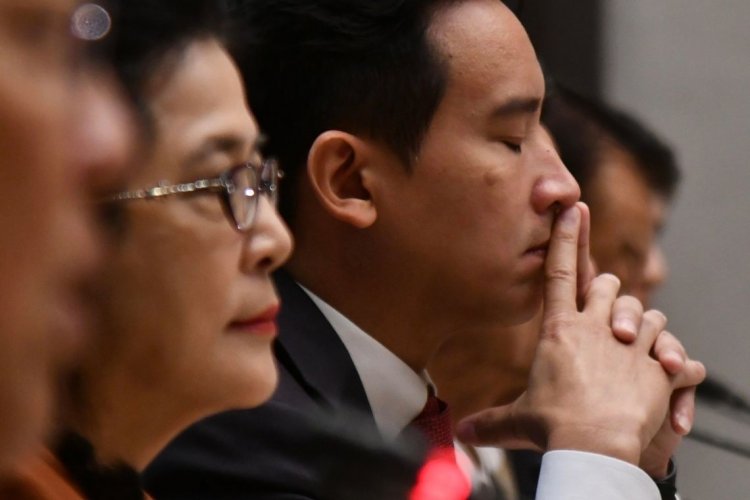 "พิธา" ลุ้นระทึก ! กกต.เตรียมพิจารณาปมถือหุ้นไอทีวี หลังประกาศรับรองแล้ว