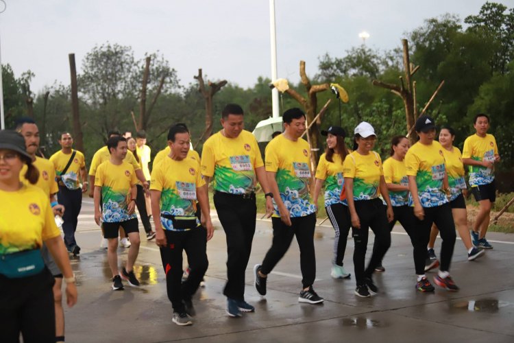 ชลบุรีรวมใจใส่เสื้อเหลือง ร่วมเดิน - วิ่ง เฉลิมพระเกียรติฯเนื่องในวันฉัตรมงคล