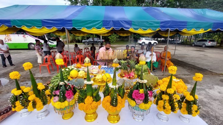 พุทธศาสนิกชนชาวเบตงศรัทธาอันแรงกล้าร่วมบวงสรวงบูรณปฏิสังขรณ์พระมหาธาตุเจดีย์พระพุทธธรรมประกาศ