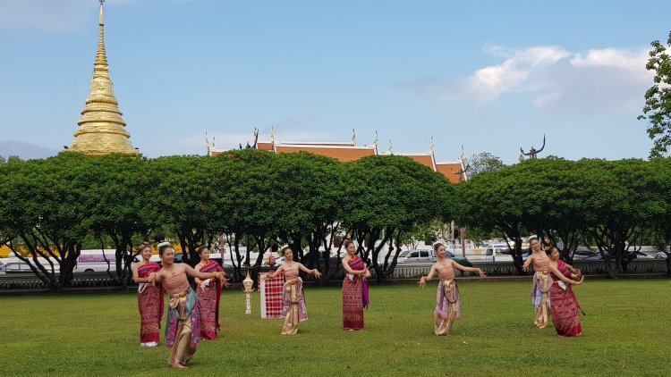 ครูภูมิปัญญานาฏศิลป์ น่าน - สุโขทัย   จับมือยกระดับงานหัตถกรรมและศิลปะพื้นบ้าน ร่วมออกแบบการแสดงเล่าเรื่องราวเชื่อมโยงสองเมือง