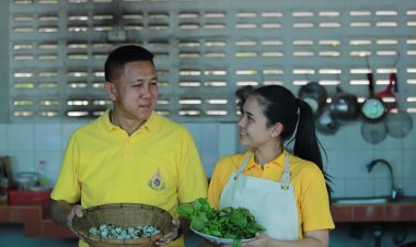 ‘บ้านนี้มีรัก ปลูกผักกินเอง’ ผู้ว่าฯชลบุรีชวนปลูกผักสวนครัวสร้างความมั่นคงทางอาหาร