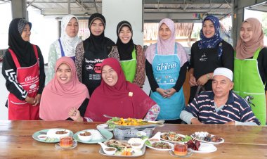 นั่งชิวๆ ดูวิวหลักล้าน ทานอาหารหลักสิบ จิบชาบายใจ   @"สวนอาหารกลางนา"นราธิวาส