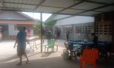 ลุงวัย 65 ปีเครียดโรครุมเร้าผูกคอดับติดกับลูกกรงข้างบ้าน