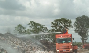 ระทึก!ไฟไหม้บ่อขยะอบต.กบินทร์ ลาม 5 ไร่ ระดมระดับเพลิงฉีดน้ำวุ่น