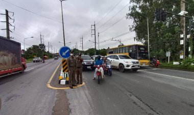 ฝนเทเมืองศรีสะเกษติดต่อกันหลายวันทำพื้นที่ถนนบางแห่เฉอะแฉะจราจรติดขัดไม่คล่องตัว