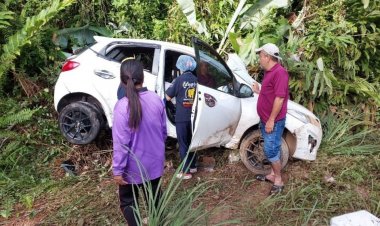 ยะลาฝนตกเตือนอันตรายถนนลื่น รถตกข้างทางซ้ำจุดเดิมบาดเจ็บ 2