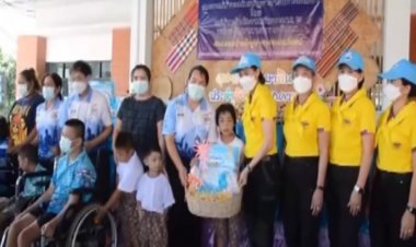 ชมรมแม่บ้านหน่วยบัญชาการทหารพัฒนาลงพื้นที่ช่วยเหลือประชาชนมุกดาหาร