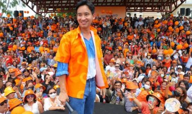 “อานนท์” ส่งสัญญาณ “พิธา” โดนสอย มวลชนลงถนนเป็นล้าน