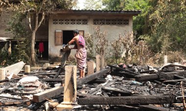 ระทึก!ไฟไหม้บ้านชาวบ้านรือเสาะวอดทั้งหลัง คาดไฟฟ้าลัดวงจร