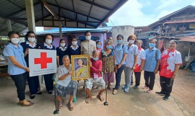 ไม้เท้าพระราชทานเพื่อมอบให้ ผู้ป่วยโรคพาร์กินสัน รพ.น้ำพอ