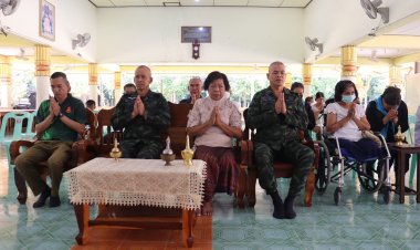 ผอ.ศปพร. ส่งเสริมกิจกรรมทางพระพุทธศาสนาร่วมกับพี่น้องในพื้นที่ อ.สุไหงปาดี ณ วัดรัตนานุภาพ