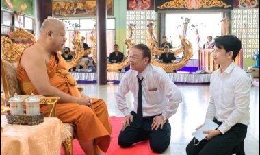 บุตร-ธิดาหลานๆ"แม่บุญล้อม  วณิชย์ถนอม"  ขอบคุณแขกผู้มีเกียรติ ที่มาร่วมประชุมเพลิง