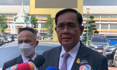 "บิ๊กตู่" อยู่บ้านพักหลวงต่อ ท้า เพื่อไทย อยากไล่ก็แก้กฎกระทรวง รับทยอยเก็บของออกจากทำเนียบแล้ว