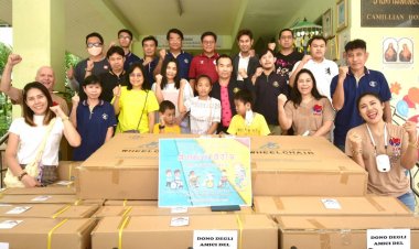 ประธานชมรมช่างภาพ การเมือง มอบวีลแชร์เพื่อน้องผู้พิการ