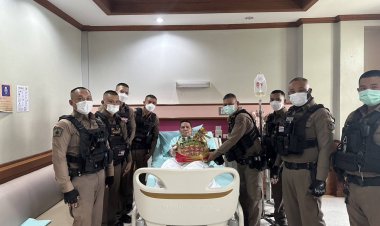 แห่ ชื่นชม ผกก.แม่สอด  ป่วยแต่ก็นั่งทำงาน  ในห้องพิเศษ รพ.