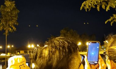 ฮือฮา!ยาน UFO.มาเยือนสวนปราจีนวนารมย์กลางดึกโผล่โชว์นักข่าว – คนออกกำลังกายเห็นกันเต็มตา