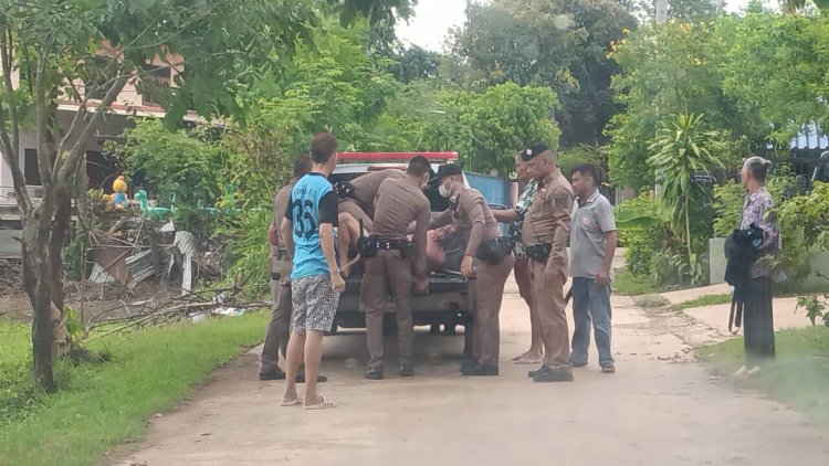 ระทึก!ตำรวจปราจีนบุรีสยบหนุ่มวิกลจริตคุ้มคลั่งส่งรพ.