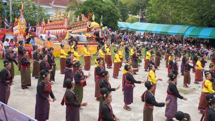 เมืองจันทร์ เปิดงานบุญบั้งไฟ สืบสานประเพณีของชาวกูยโบราณ ถวยพญาแถนขอให้ฝนฟ้าตกต้องตามฤดูกาล