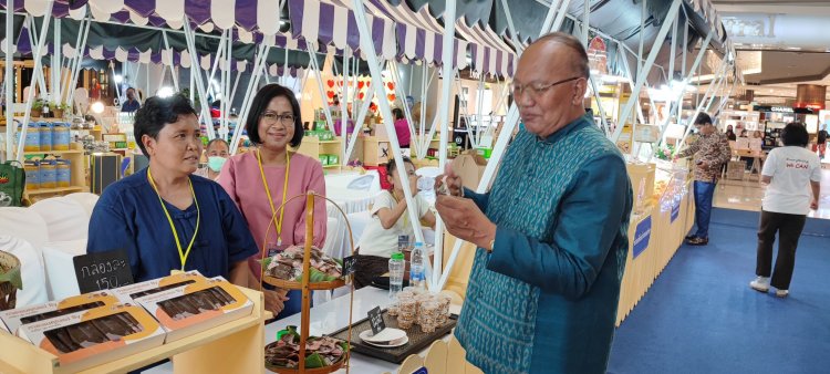 ชวนเที่ยวงานมหกรรม “OTOP ช็อป ชม ชิล สินค้าชุมชน" จังหวัดปทุมธานี