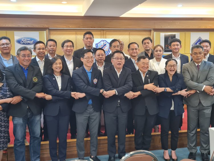 "เพื่อไทย"ถกหารือกับ 13 องค์กรภาคเอกชนวางแผนพัฒนาเมืองโคราชให้กลายเป็นมหานคร