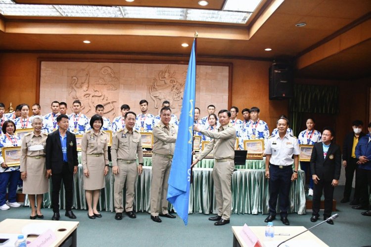 ผู้ว่าฯชลบุรีประชุมคณะกรมการจังหวัดประกาศความพร้อมในการเป็นเจ้าภาพร่วมในการจัดการแข่งขันกีฬาซีเกมส์ ครั้งที่ 33