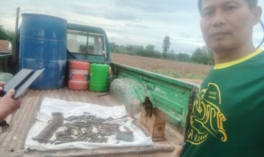 ผงะ!รถแบ็คโฮขุดปรับหน้าดิน พบอาวุธสงคราม M 16 - เครื่องกระสุน M 60 เต็มกล่องรวมกว่า 250 นัด