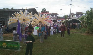 ชุมชนปัตตานีปลื้มได้จัดกิจกรรมต่อนรับวันฮารีรายอมีจัดริ้วขบวนเป็นครั้งแรก