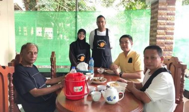 พากิน ของดี โรตี-อัยซะ กับน้ำชากลิ่นผลไม้ โดย "เซฟ บังฟิกส์"- "ใบ๋โจ่"ที่แม่สอด