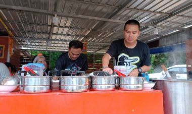 ร้านแทบแตก! ลูกค้าแน่นหลังทำการตลาดวันแรก ขายก๋วยเตี๋ยวเรือชามละ9บาท!