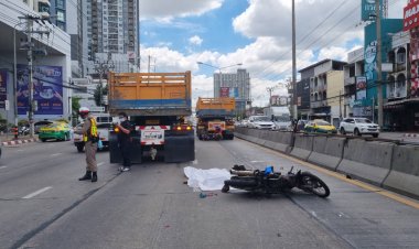 สลด! รถจยย. 2 คัน เบรคกระทันหันทำให้ชนท้ายกันล้มกลางถนนถูกพ่วง 18 ล้อ ทับดับคาที่ 1 ราย