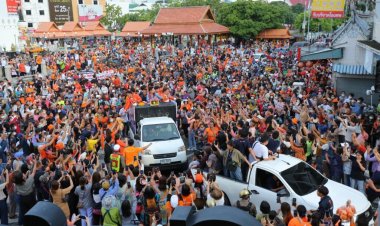 โคราชแทบแตก!ด้อมส้มแห่ต้อนรับ "พิธา"ล้นหน้าศาลากลางลั่นไม่ได้เดินสายปลุกระดมมวลชน